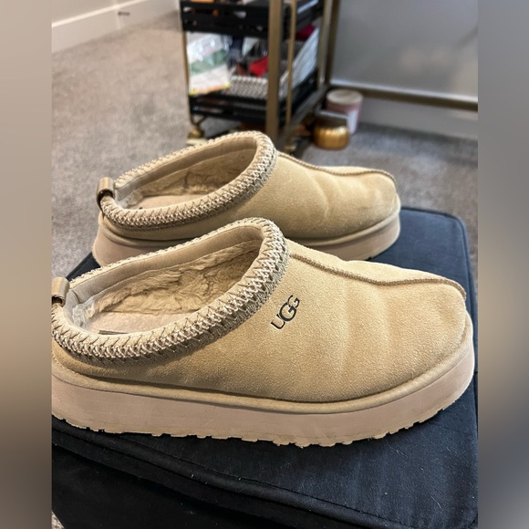 UGG Tazz Platform Slippers - Picture 2 of 6